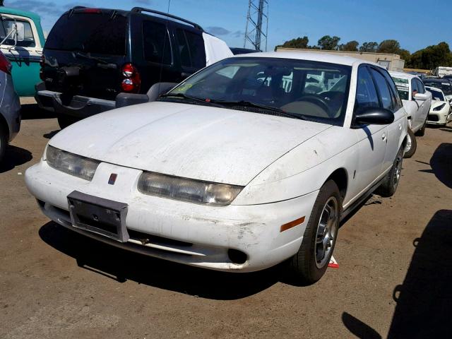 1G8ZK8272TZ300305 - 1996 SATURN SW2 WHITE photo 2