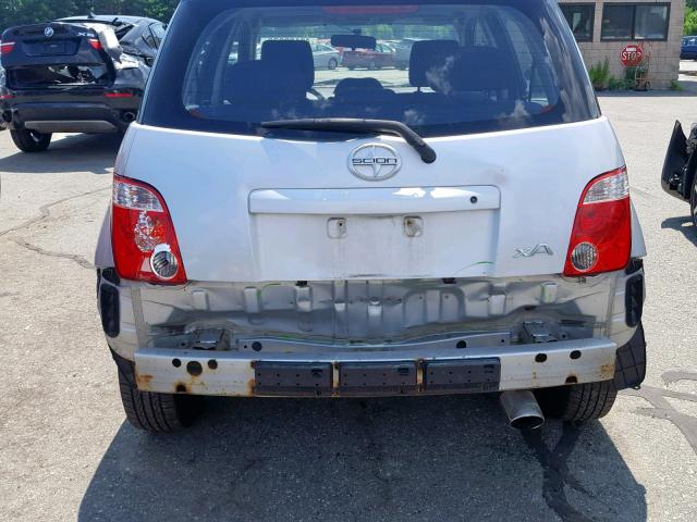 JTKKT624960134753 - 2006 TOYOTA SCION XA SILVER photo 9