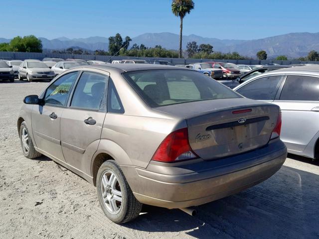 1FAFP34Z73W325218 - 2003 FORD FOCUS SE C GOLD photo 3