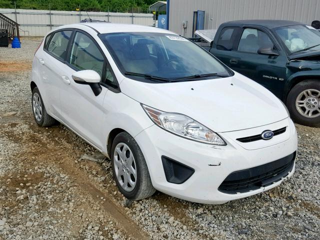 3FADP4EJ5DM213525 - 2013 FORD FIESTA SE WHITE photo 1