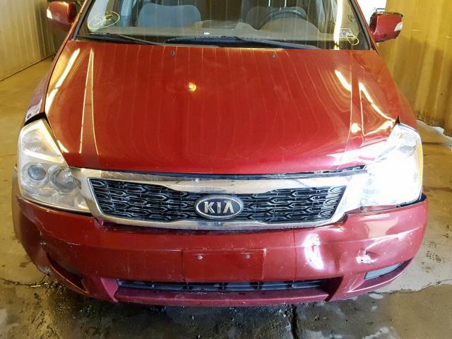 KNDMG4C77C6446855 - 2012 KIA SEDONA LX RED photo 9