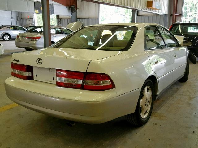 JT8BF28G6Y0262541 - 2000 LEXUS ES 300 WHITE photo 4