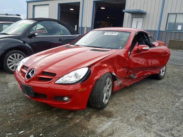 WDBWK54F46F083453 - 2006 MERCEDES-BENZ SLK 280 RED photo 2