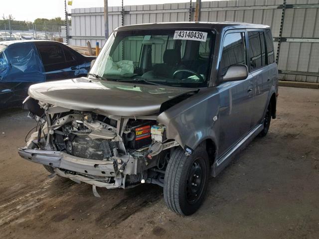 JTLKT324250198013 - 2005 TOYOTA SCION XB 银色 照片 2