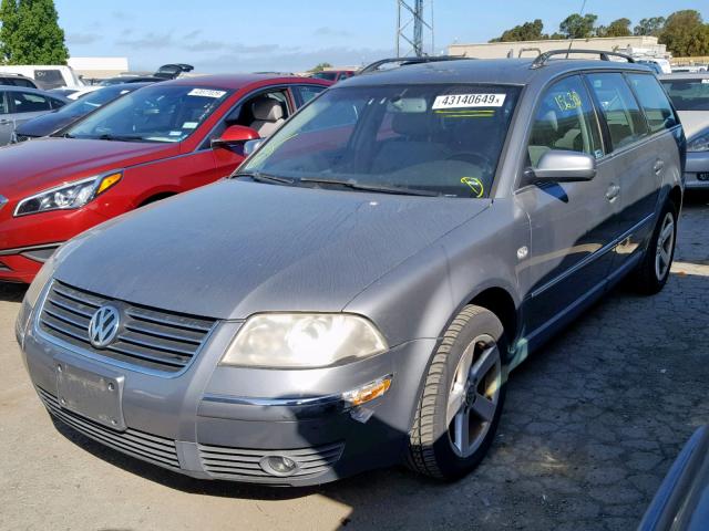 WVWYH63B54E011659 - 2004 VOLKSWAGEN PASSAT GLX SILVER photo 2