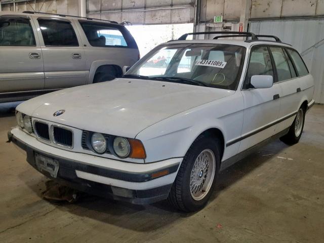 WBAHK2316RGF80615 - 1994 BMW 530 IT WHITE photo 2