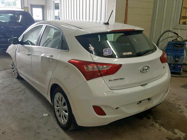 KMHD35LH1GU304959 - 2016 HYUNDAI ELANTRA GT WHITE photo 3