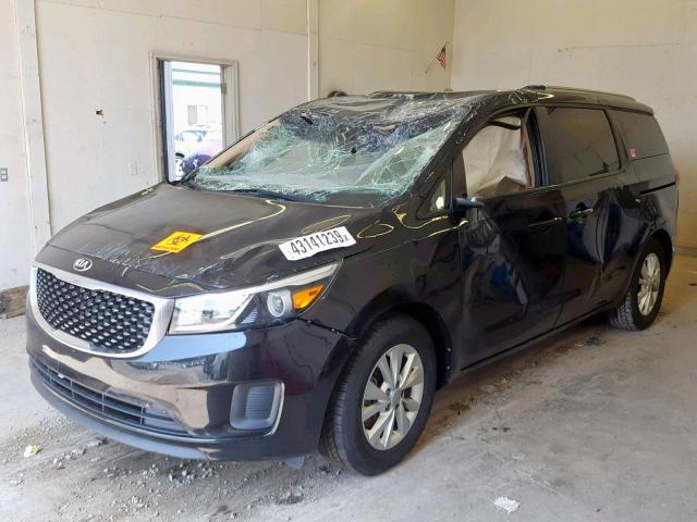 KNDMB5C15G6160881 - 2016 KIA SEDONA LX BLACK photo 2