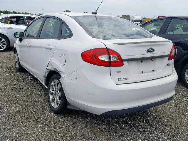 3FADP4BJ8DM175549 - 2013 FORD FIESTA SE WHITE photo 3