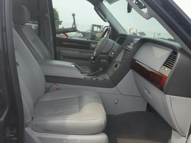 5LMFU28R34LJ00734 - 2004 LINCOLN NAVIGATOR Қара фото 5