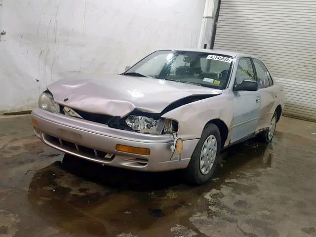 4T1BG12K3TU817965 - 1996 TOYOTA CAMRY DX SILVER photo 2