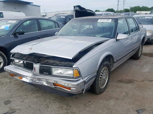 1G3HY54C9K1809068 - 1989 OLDSMOBILE DELTA 88 R GRAY photo 2