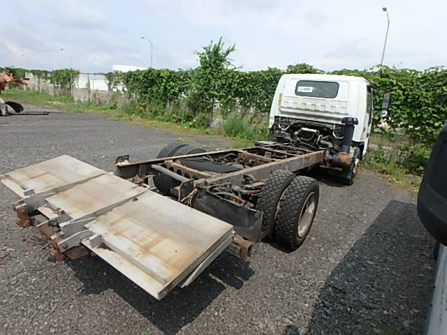 J8DE5B16457902525 - 2005 GMC 5500 W5504 WHITE photo 4