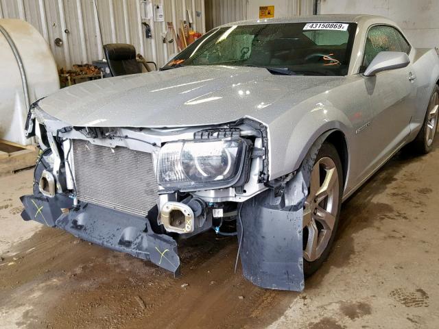 2G1FS1EW9A9223192 - 2010 CHEVROLET CAMARO SS SILVER photo 2