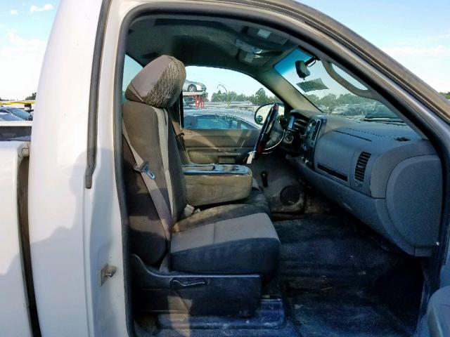 1GTHC24K57E564998 - 2007 GMC SIERRA C25 WHITE photo 5