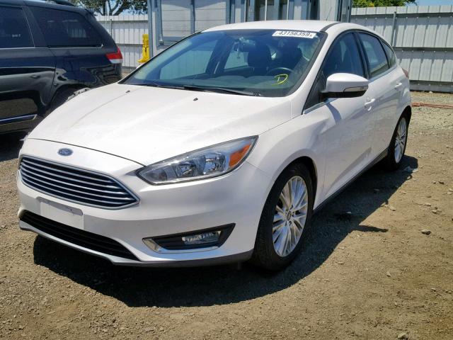 1FADP3N20GL301598 - 2016 FORD FOCUS TITA WHITE photo 2