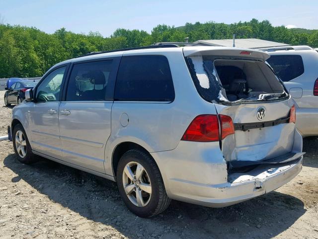 2V8HW34189R609494 - 2009 VOLKSWAGEN ROUTAN SE SILVER photo 3