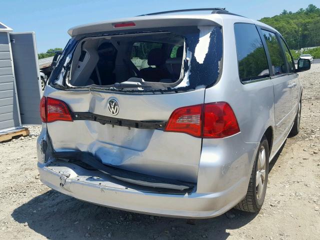 2V8HW34189R609494 - 2009 VOLKSWAGEN ROUTAN SE SILVER photo 9