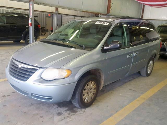 2A4GP44R56R604467 - 2006 CHRYSLER TOWN & COU SILVER photo 2