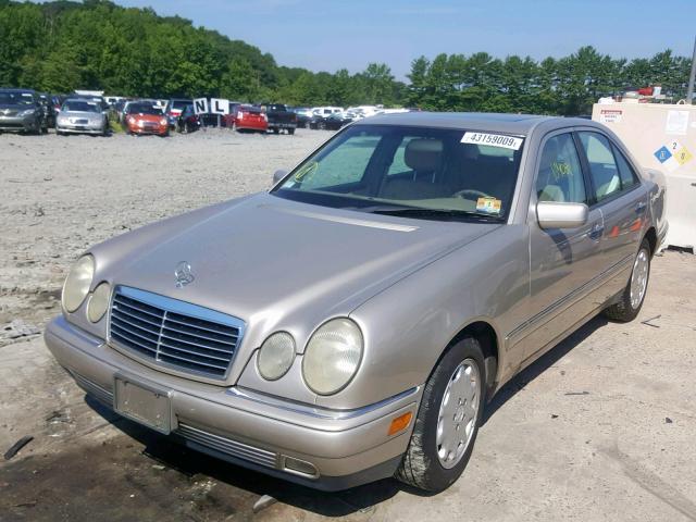 WDBJF65F7WA531619 - 1998 MERCEDES-BENZ E 320 BEIGE photo 2