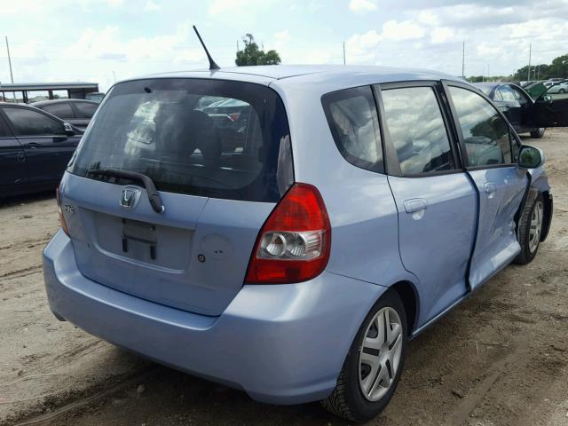 JHMGD374X8S008747 - 2008 HONDA FIT BLUE photo 4