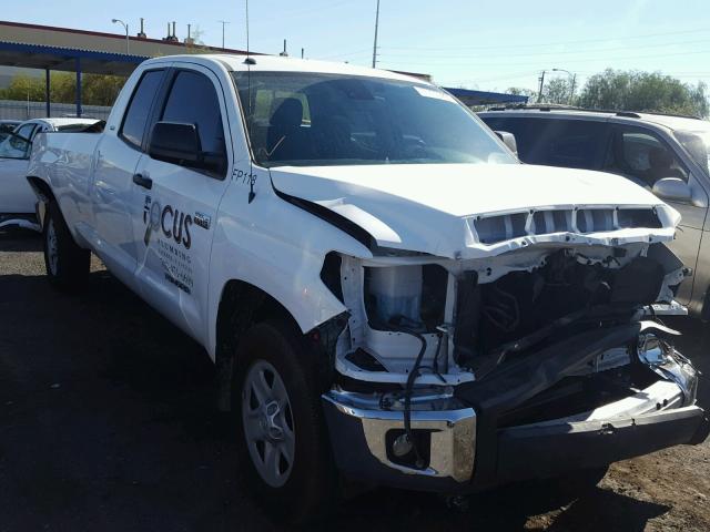5TFTY5F14JX010090 - 2018 TOYOTA TUNDRA DOU WHITE photo 1