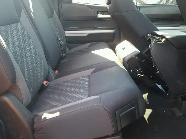 5TFTY5F14JX010090 - 2018 TOYOTA TUNDRA DOU WHITE photo 6