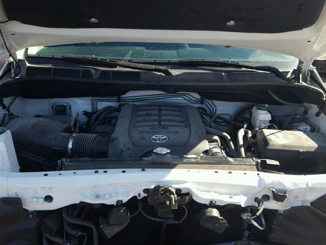 5TFTY5F14JX010090 - 2018 TOYOTA TUNDRA DOU WHITE photo 7