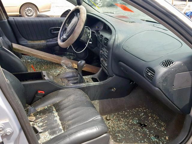 1G2WP5216WF255593 - 1998 PONTIAC GRAND PRIX GRAY photo 5