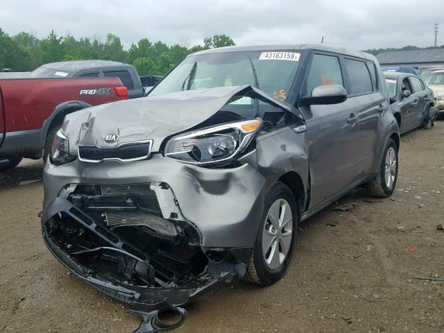 KNDJN2A28G7370468 - 2016 KIA SOUL GRAY photo 2