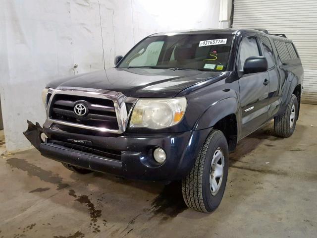 5TETU62N18Z528672 - 2008 TOYOTA TACOMA PRE BLACK photo 2