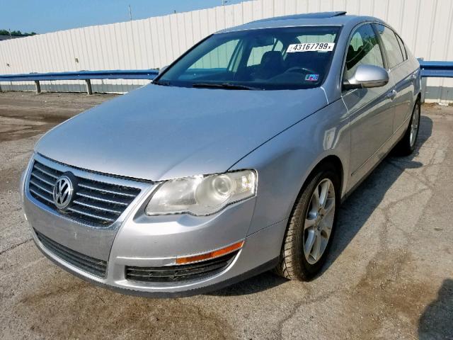 WVWAK73C48P007310 - 2008 VOLKSWAGEN PASSAT KOM SILVER photo 2