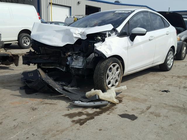 3FADP4AJXBM170724 - 2011 FORD FIESTA S WHITE photo 2