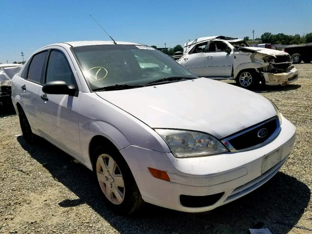 1FAFP34N06W117666 - 2006 FORD FOCUS ZX4 WHITE photo 1