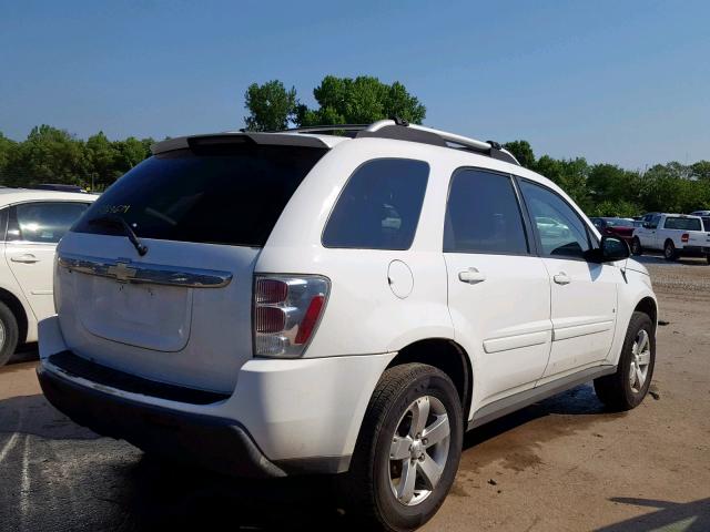 2CKDL63F766078201 - 2006 PONTIAC TORRENT WHITE photo 4