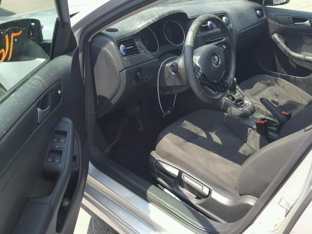 3VW2K7AJXFM249914 - 2015 VOLKSWAGEN JETTA BASE SILVER photo 9