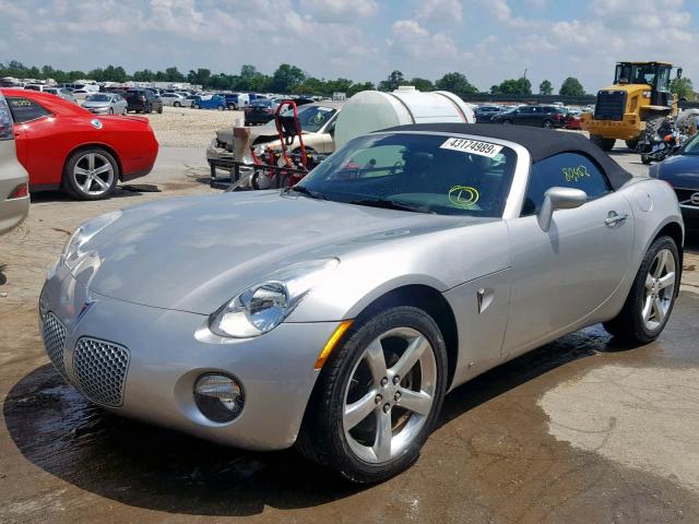 1G2MB33B66Y000562 - 2006 PONTIAC SOLSTICE SILVER photo 2