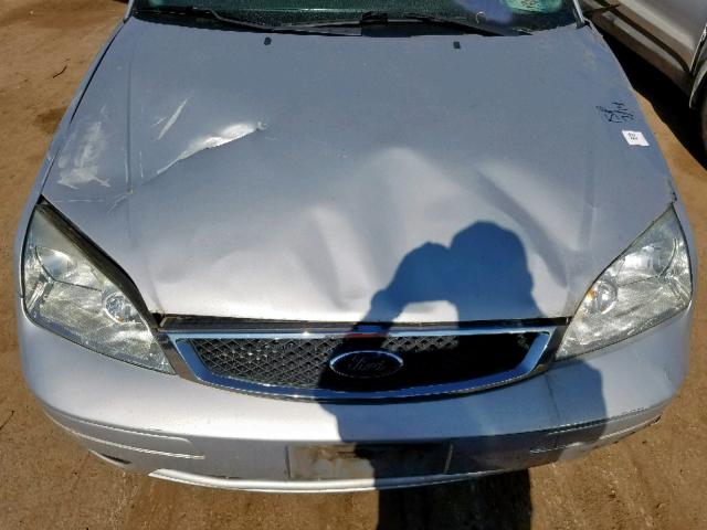 1FAHP34N77W145622 - 2007 FORD FOCUS ZX4 SILVER photo 7