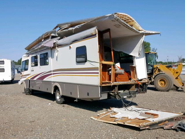 5B4MP67G023347824 - 2002 WORKHORSE CUSTOM CHASSIS MOTORHOME TWO TONE photo 3