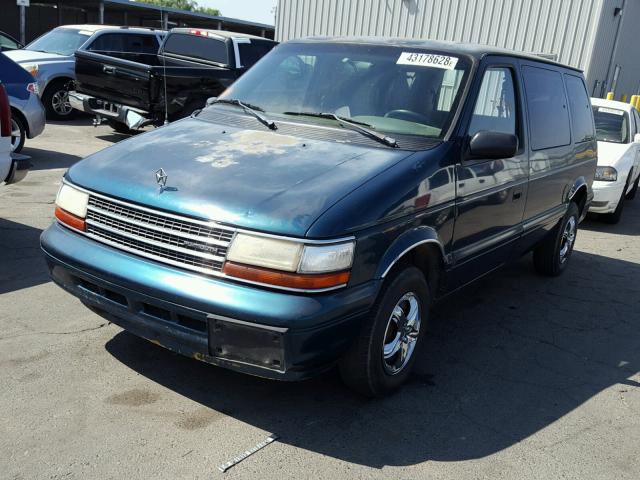 2P4GH2530SR127292 - 1995 PLYMOUTH VOYAGER GREEN photo 2