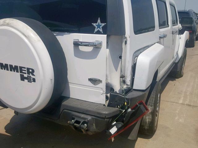 5GTEN13L888138555 - 2008 HUMMER H3 ALPHA WHITE photo 9