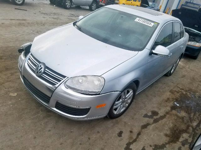 3VWRL71K99M069719 - 2009 VOLKSWAGEN JETTA TDI SILVER photo 2