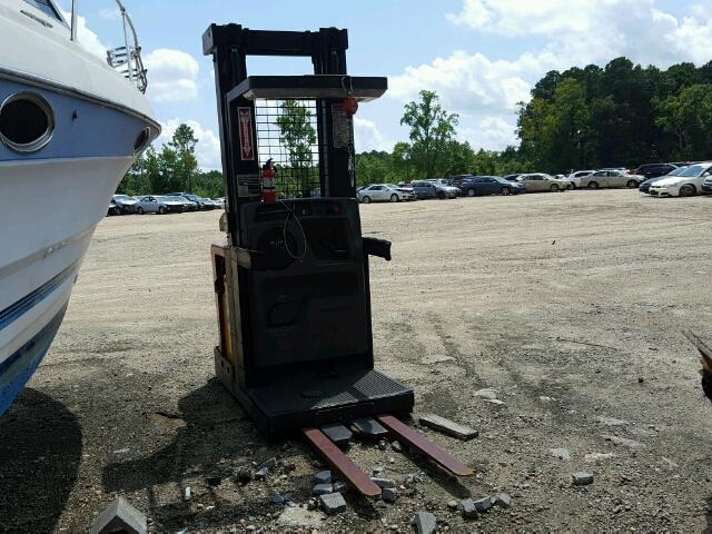 00000000000036912 - 2006 RAYM FORKLIFT RED photo 3