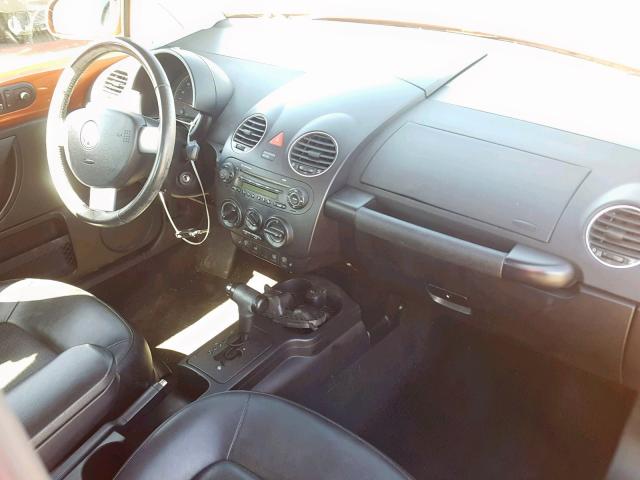 3VWPG3AGXAM014670 - 2010 VOLKSWAGEN NEW BEETLE ნარინჯისფერი ფოტო 9