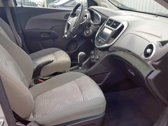 1G1JB5SH2H4164507 - 2017 CHEVROLET SONIC LS 银色 照片 5