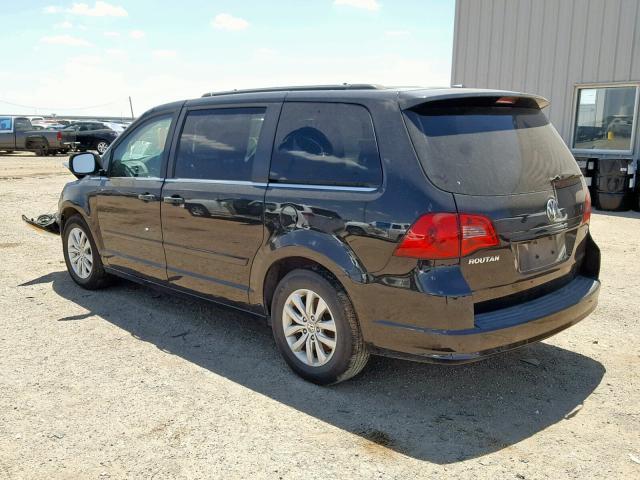 2C4RVABGXCR354899 - 2012 VOLKSWAGEN ROUTAN SE BLACK photo 3