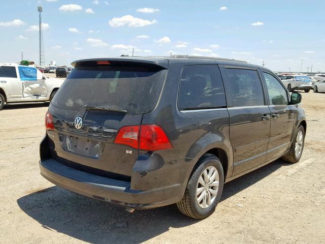 2C4RVABGXCR354899 - 2012 VOLKSWAGEN ROUTAN SE BLACK photo 4