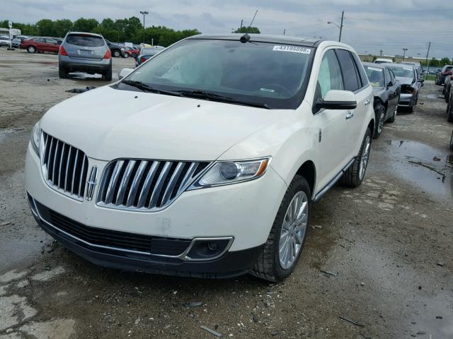 2LMDJ8JK1CBL02347 - 2012 LINCOLN MKX WHITE photo 2