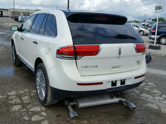 2LMDJ8JK1CBL02347 - 2012 LINCOLN MKX WHITE photo 3