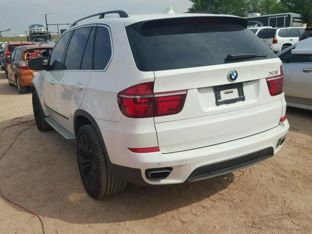 5UXZV8C53BL417143 - 2011 BMW X5 XDRIVE5 WHITE photo 3